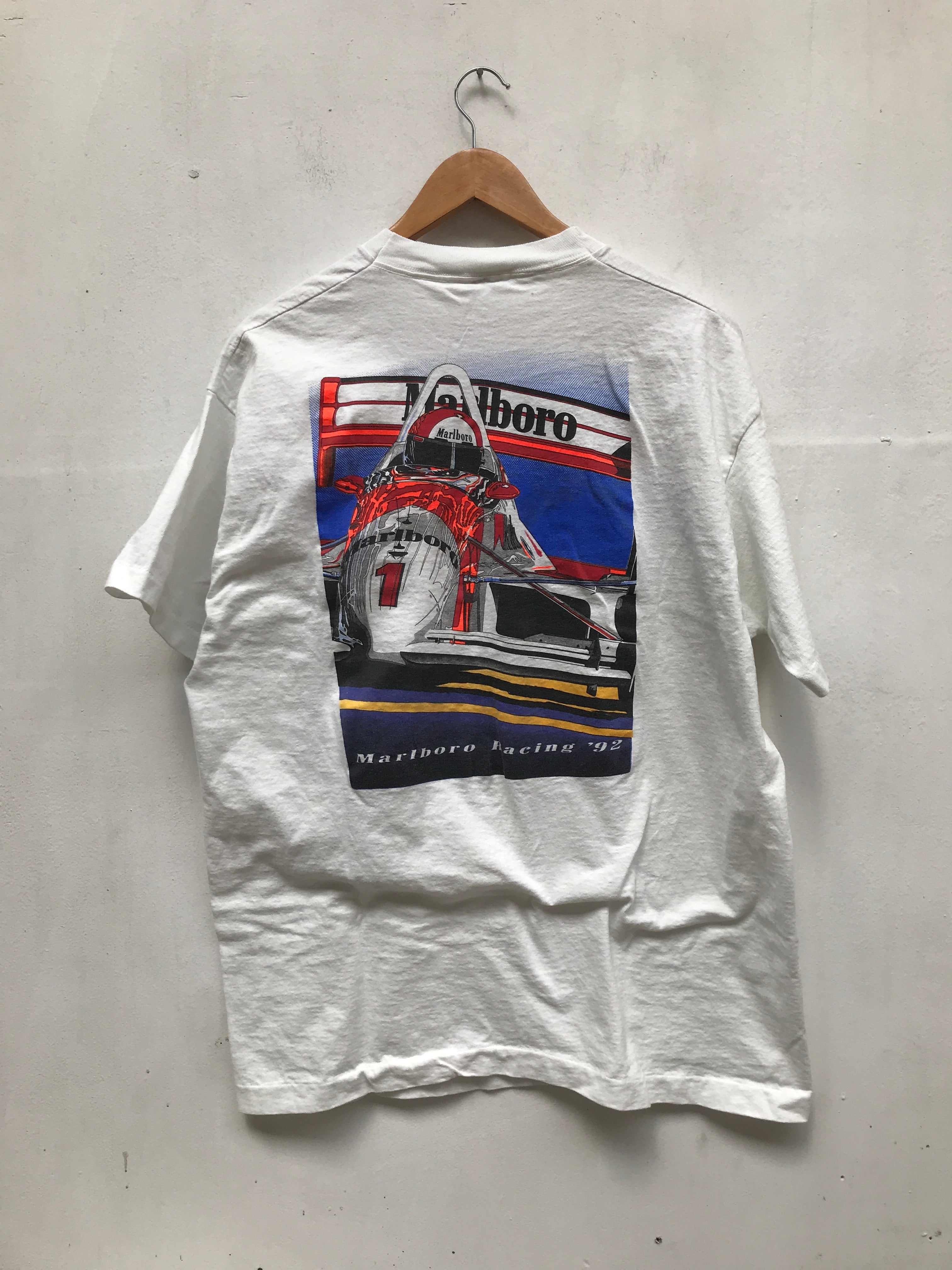 Débardeur Marlboro New Jersey Vintage | Design Sportif Rétro, Rouge, Coupe Classique