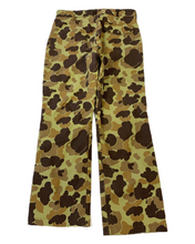 Load image into Gallery viewer, Vintage LL Bean Duck Camo Pants - 33