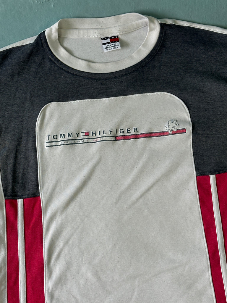 arabisk asiatisk farvel Tommy Hilfiger Vintage T-Shirt - S – Ropa Chidx