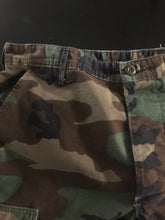 Load image into Gallery viewer, Vintage Military Cargo Pants