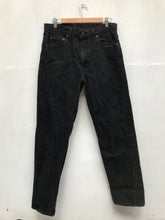Load image into Gallery viewer, Levi&#39;s Black Vintage Jeans