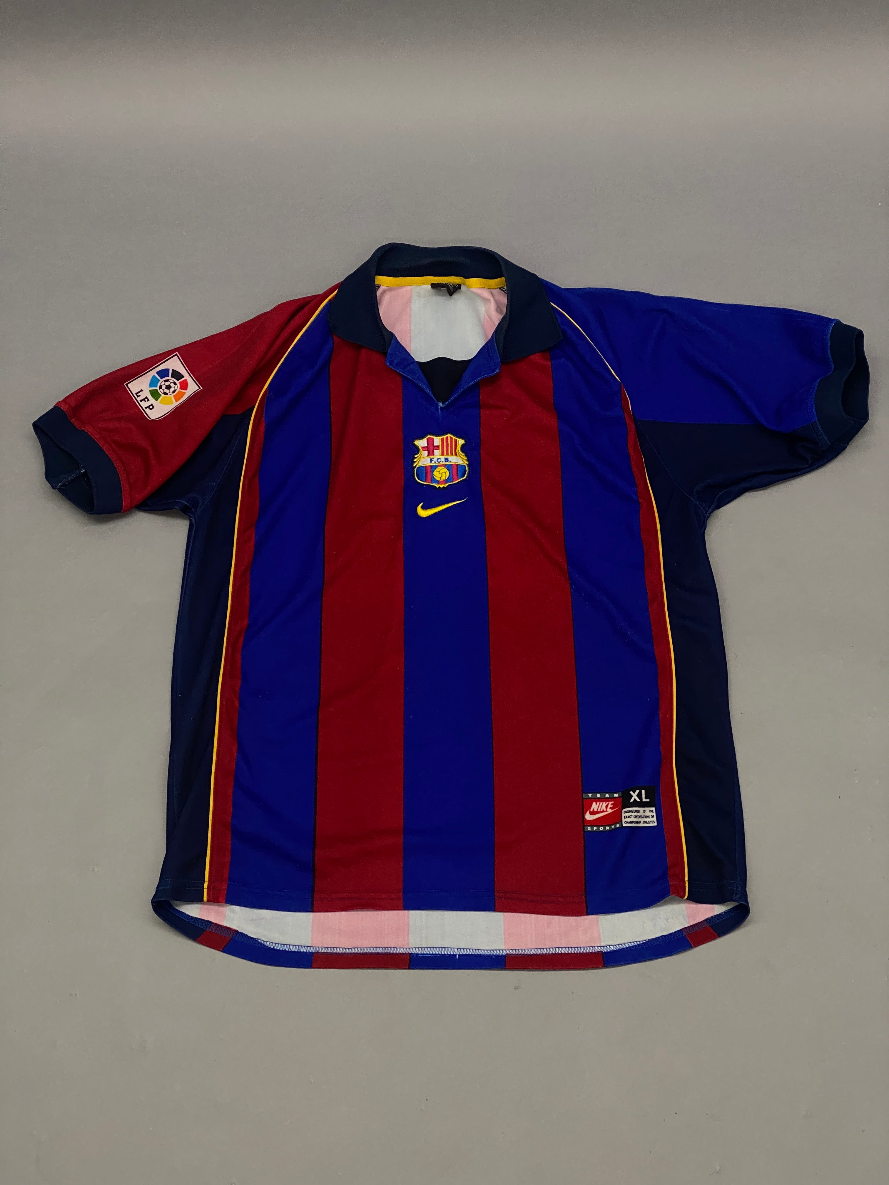 バルセロナ　1999 ユニフォームBarcelona Nike シャツ 14番 バルセロナ 1999 ユニフォームBarcelona Nike シャツ 14番