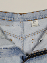 Load image into Gallery viewer, Levi&#39;s 910 Vintage Shorts