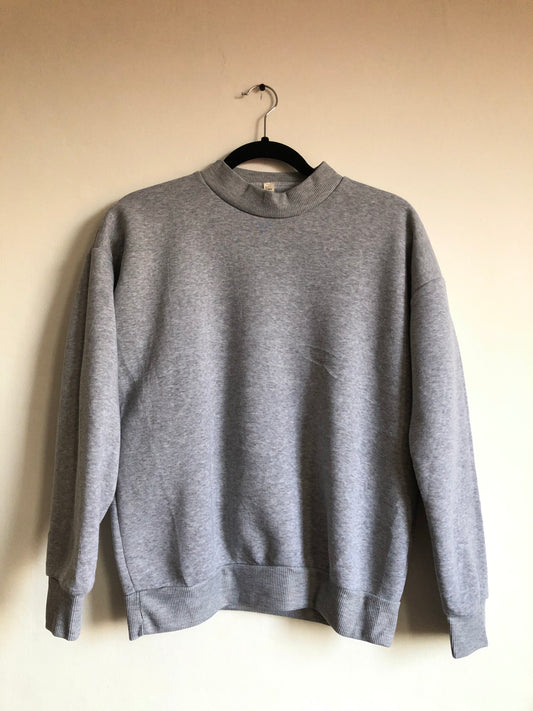 Gray sweatshirt