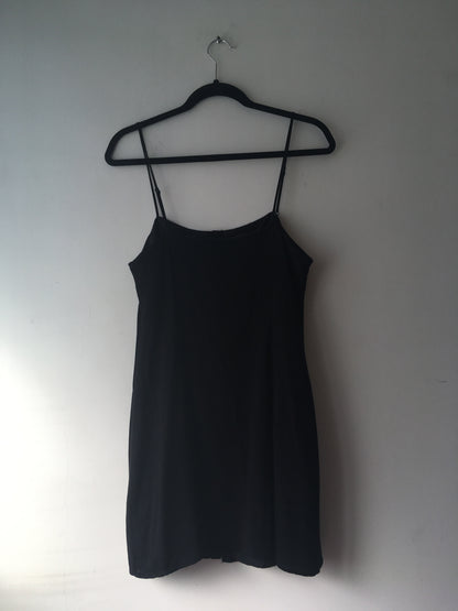 Vestido negro botones