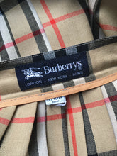 Load image into Gallery viewer, Burberry Vintage Skirt