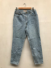 Load image into Gallery viewer, Mom Jeans Guess Vintage